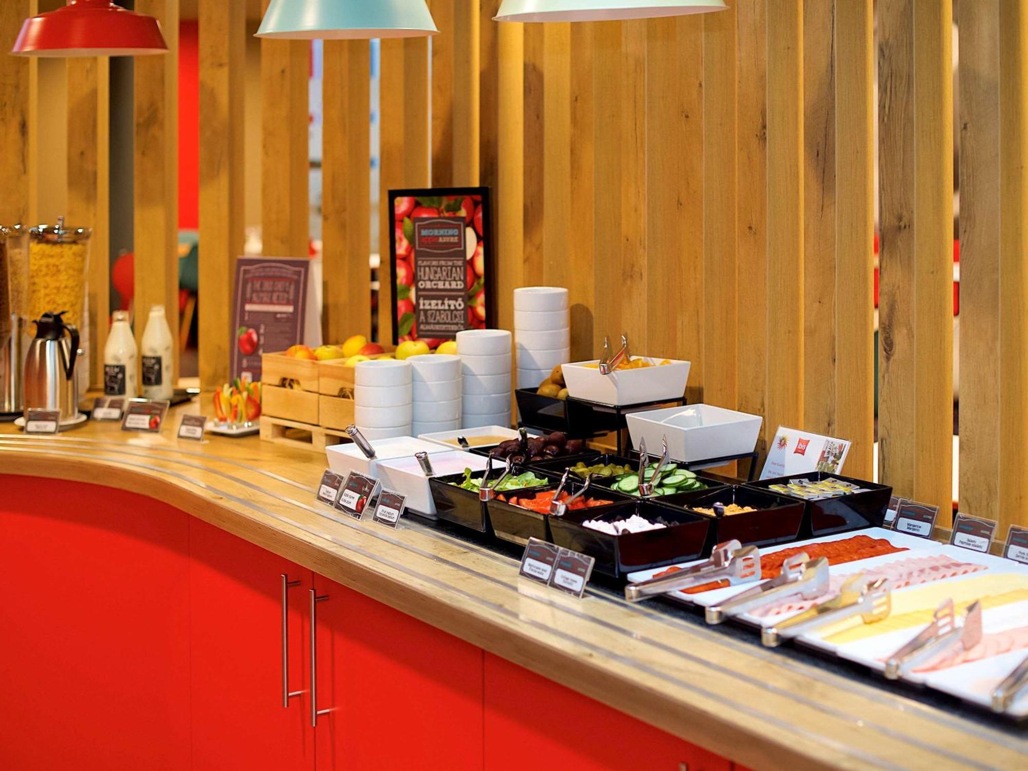 Ibis Budapest Centrum Bagian luar foto